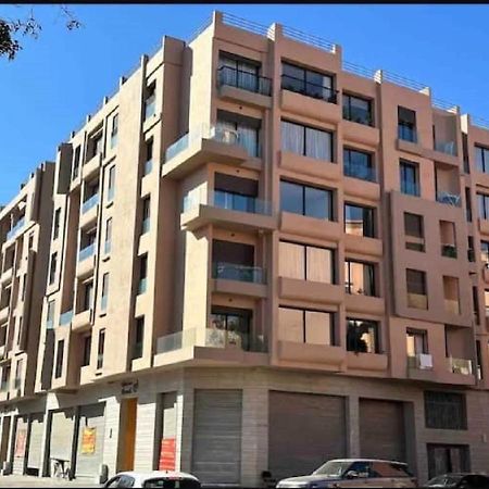 Modern Luxury Retreat: 2-Bedroom Apartment In The Heart Of Marrakech มาร์ราเกช ภายนอก รูปภาพ