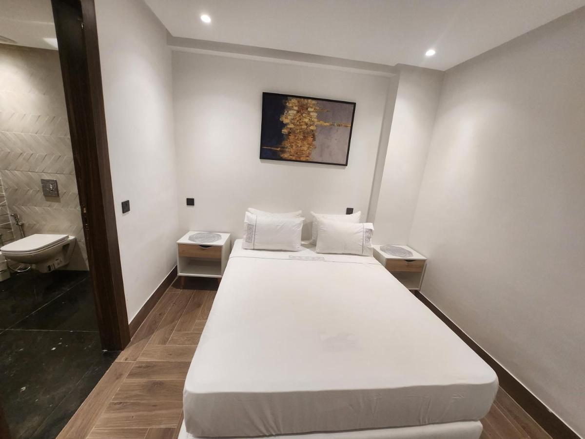 Modern Luxury Retreat: 2-Bedroom Apartment In The Heart Of Marrakech มาร์ราเกช ภายนอก รูปภาพ